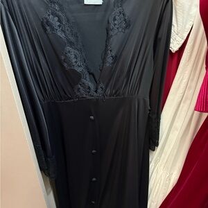 Vintage Jolie Black Lace-Trim Long Robe & gown Sz small ladies
